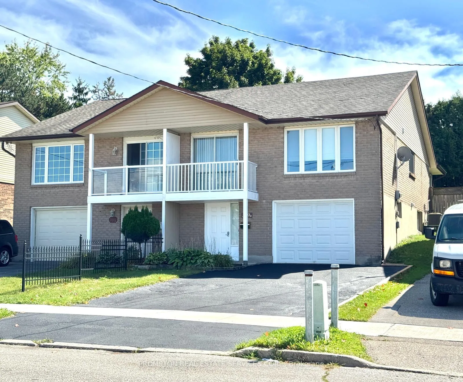 Photo 2 of 309B Bluevale Street N, Waterloo — HOMEH
