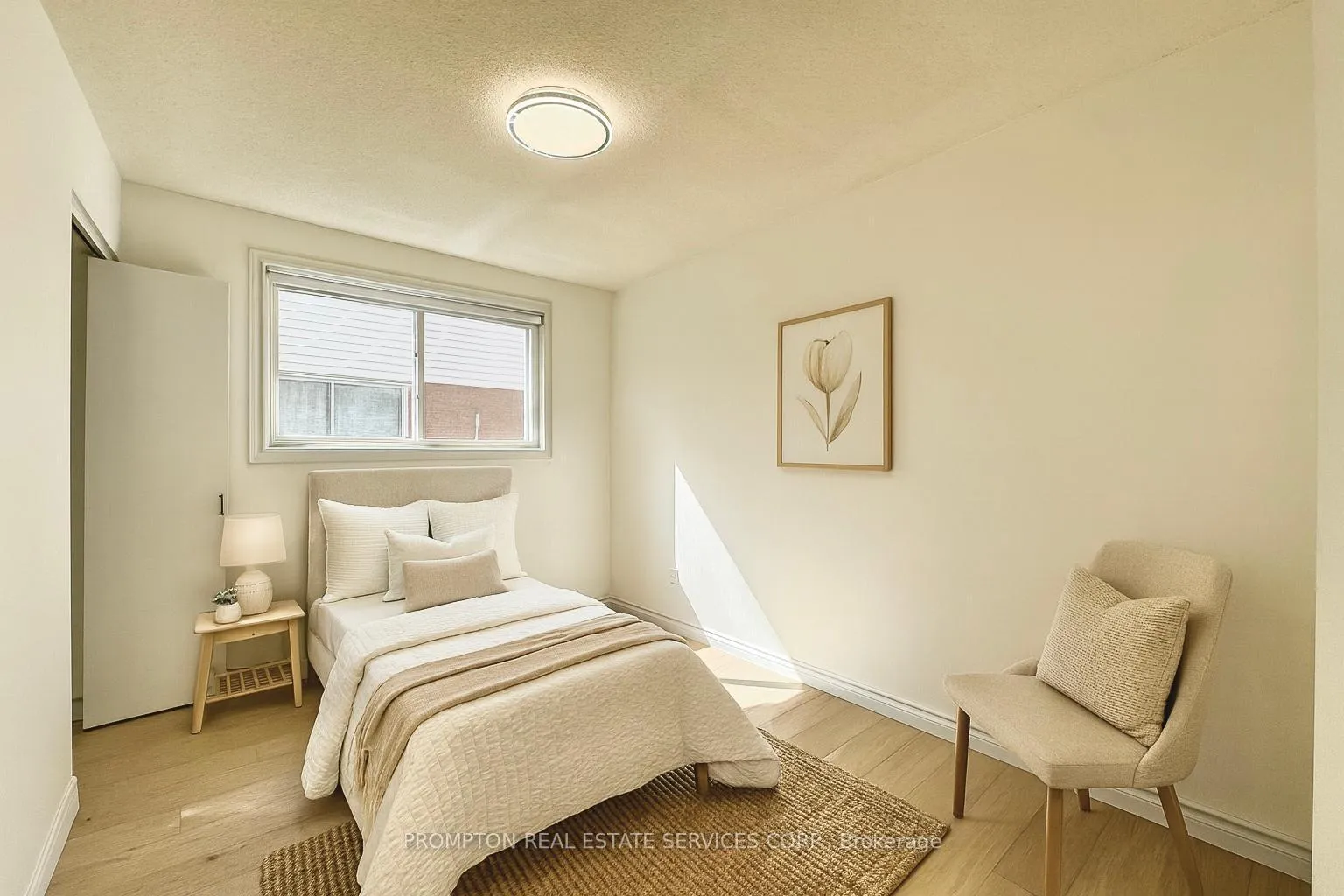 Photo 11 of 309B Bluevale Street N, Waterloo — HOMEH