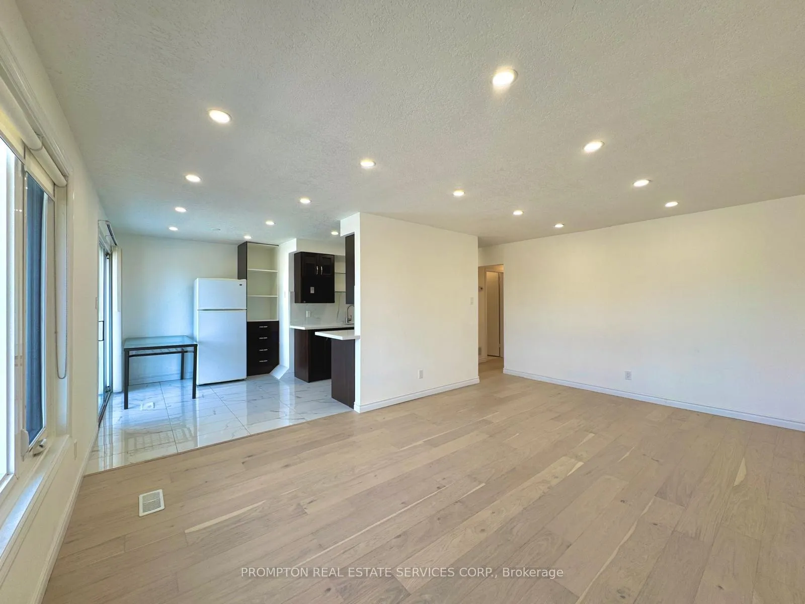 Photo 13 of 309B Bluevale Street N, Waterloo — HOMEH