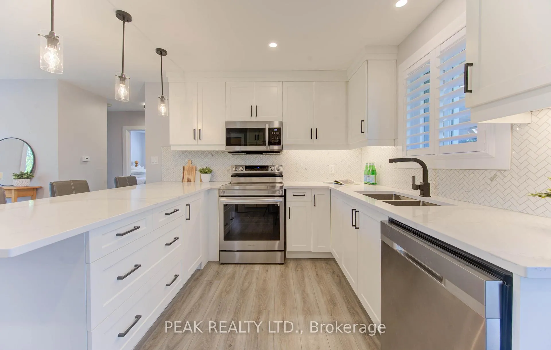 Photo 11 of 120 Trafalgar Avenue, Kitchener — HOMEH
