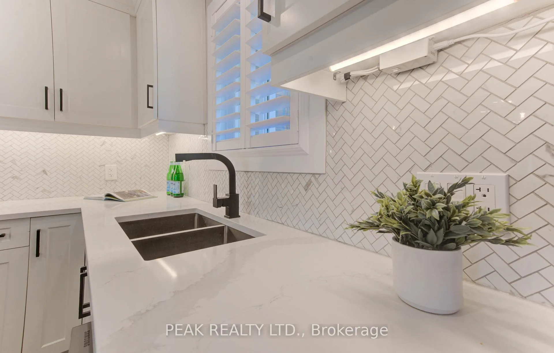 Photo 12 of 120 Trafalgar Avenue, Kitchener — HOMEH