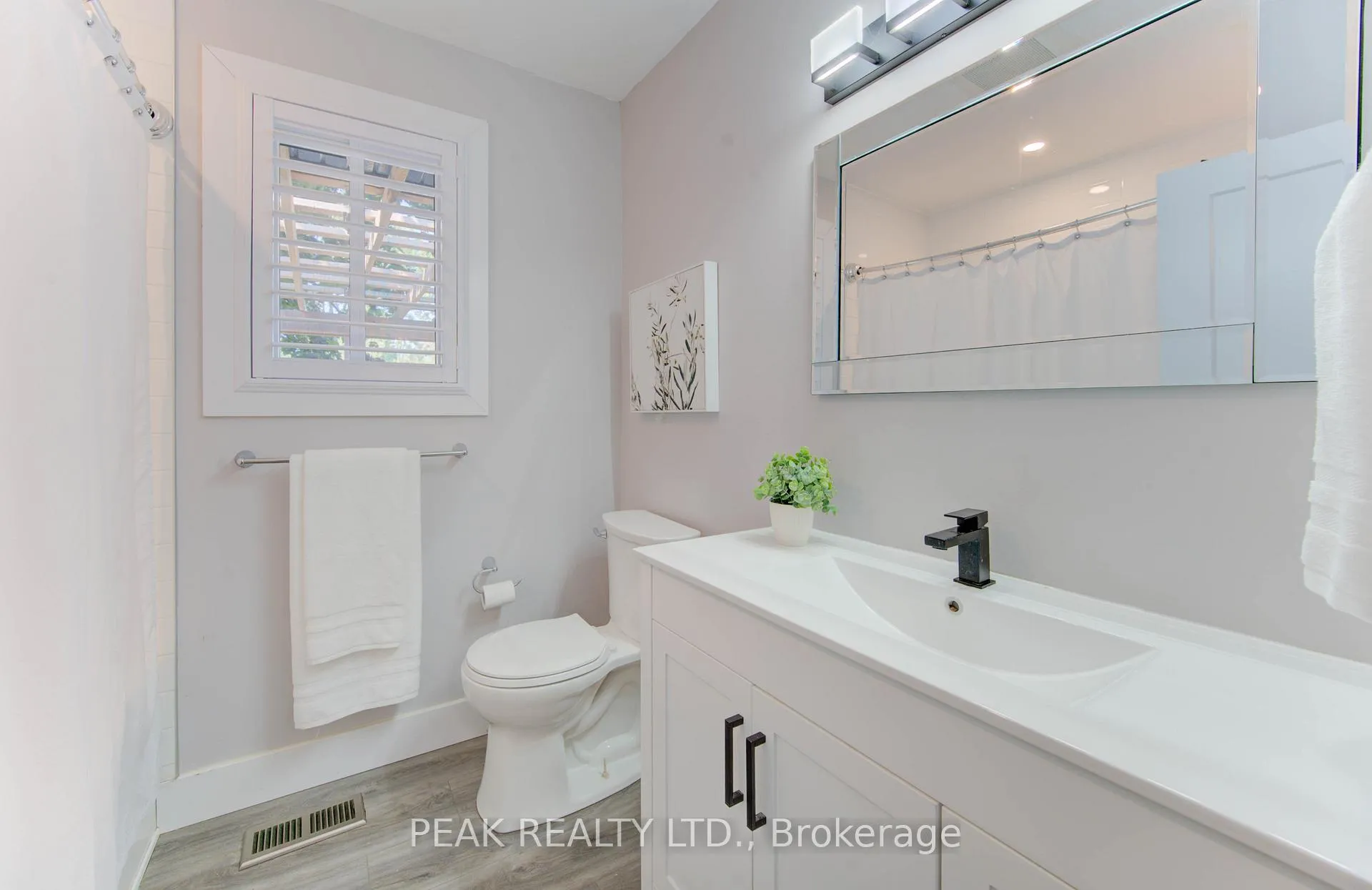 Photo 19 of 120 Trafalgar Avenue, Kitchener — HOMEH