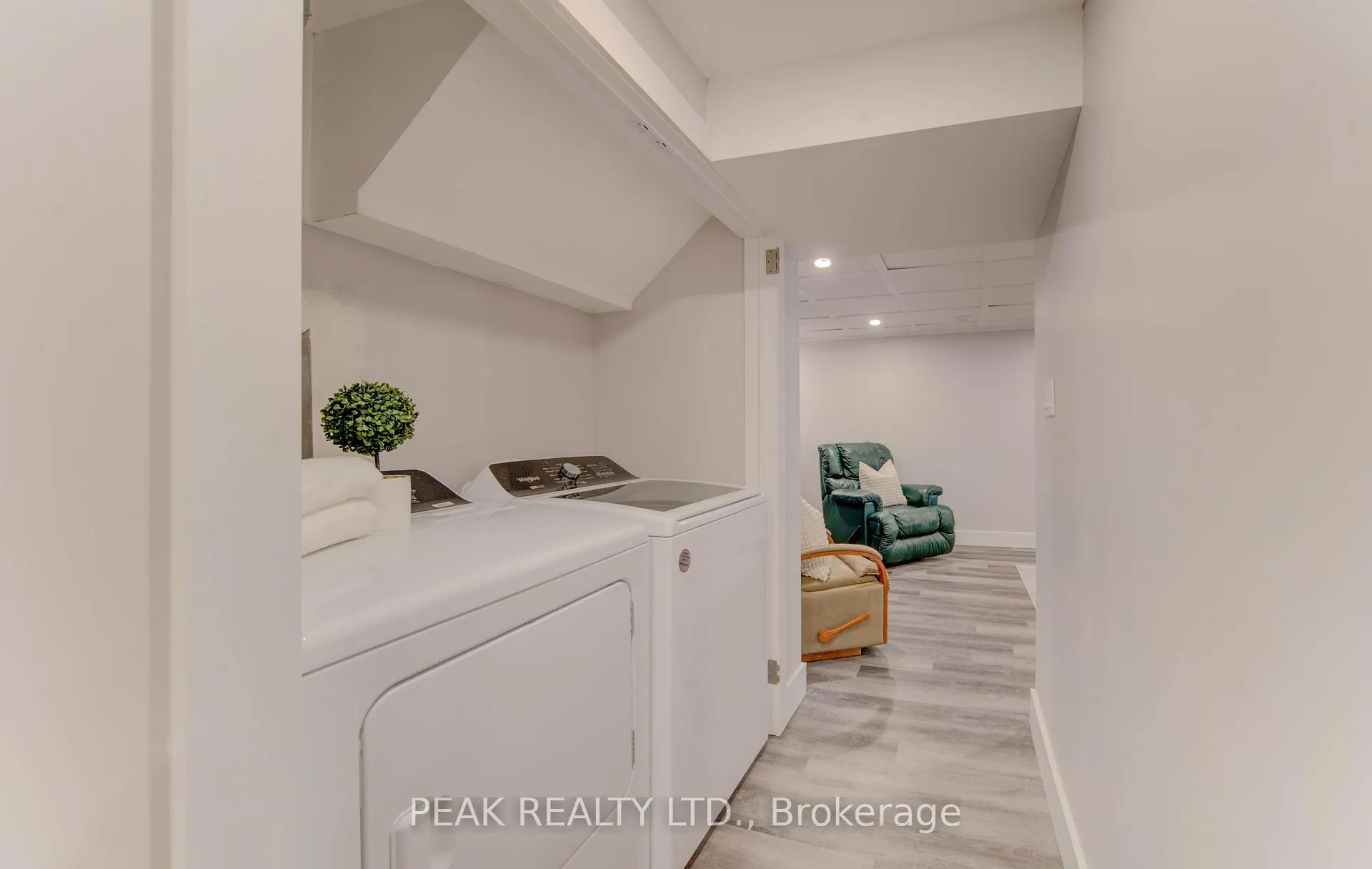 Photo 23 of 120 Trafalgar Avenue, Kitchener — HOMEH