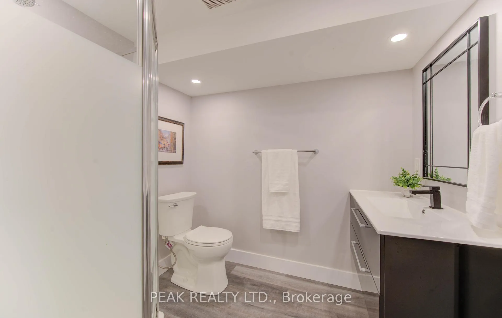 Photo 24 of 120 Trafalgar Avenue, Kitchener — HOMEH