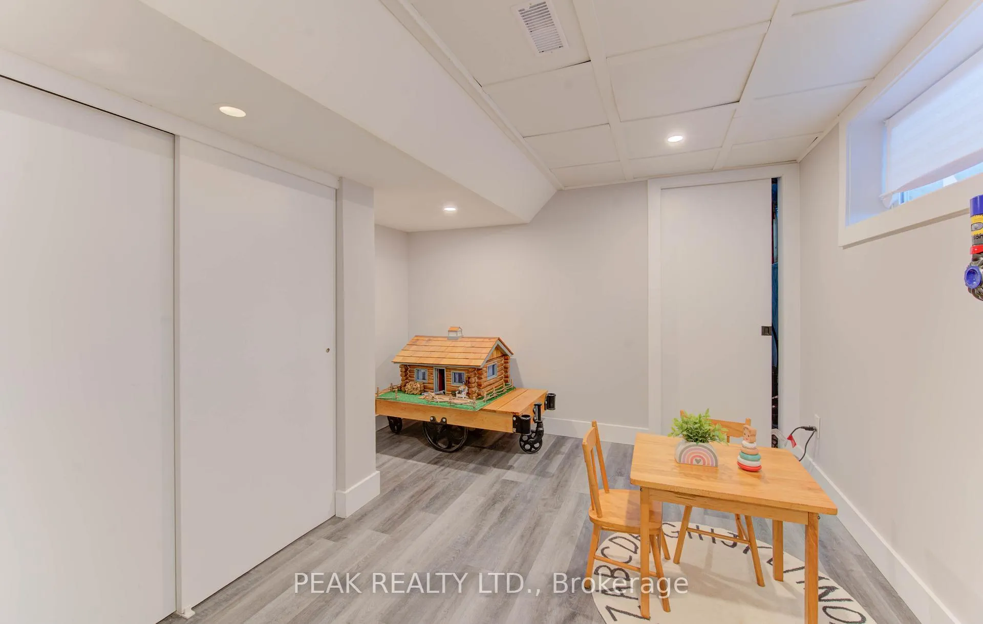 Photo 25 of 120 Trafalgar Avenue, Kitchener — HOMEH