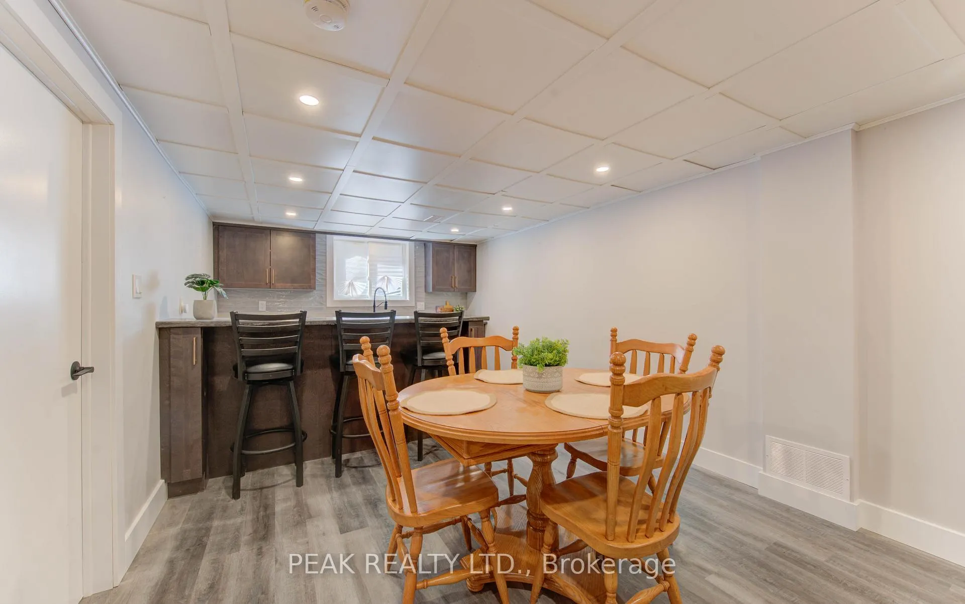 Photo 30 of 120 Trafalgar Avenue, Kitchener — HOMEH
