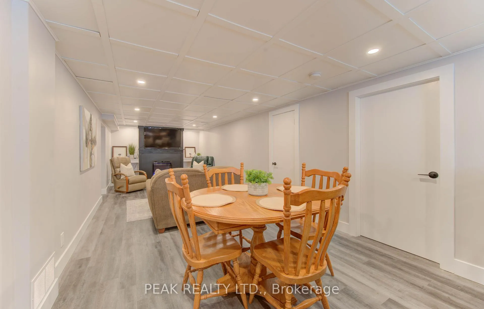 Photo 34 of 120 Trafalgar Avenue, Kitchener — HOMEH