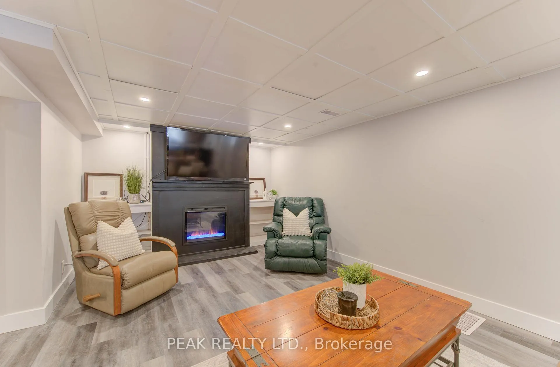 Photo 35 of 120 Trafalgar Avenue, Kitchener — HOMEH