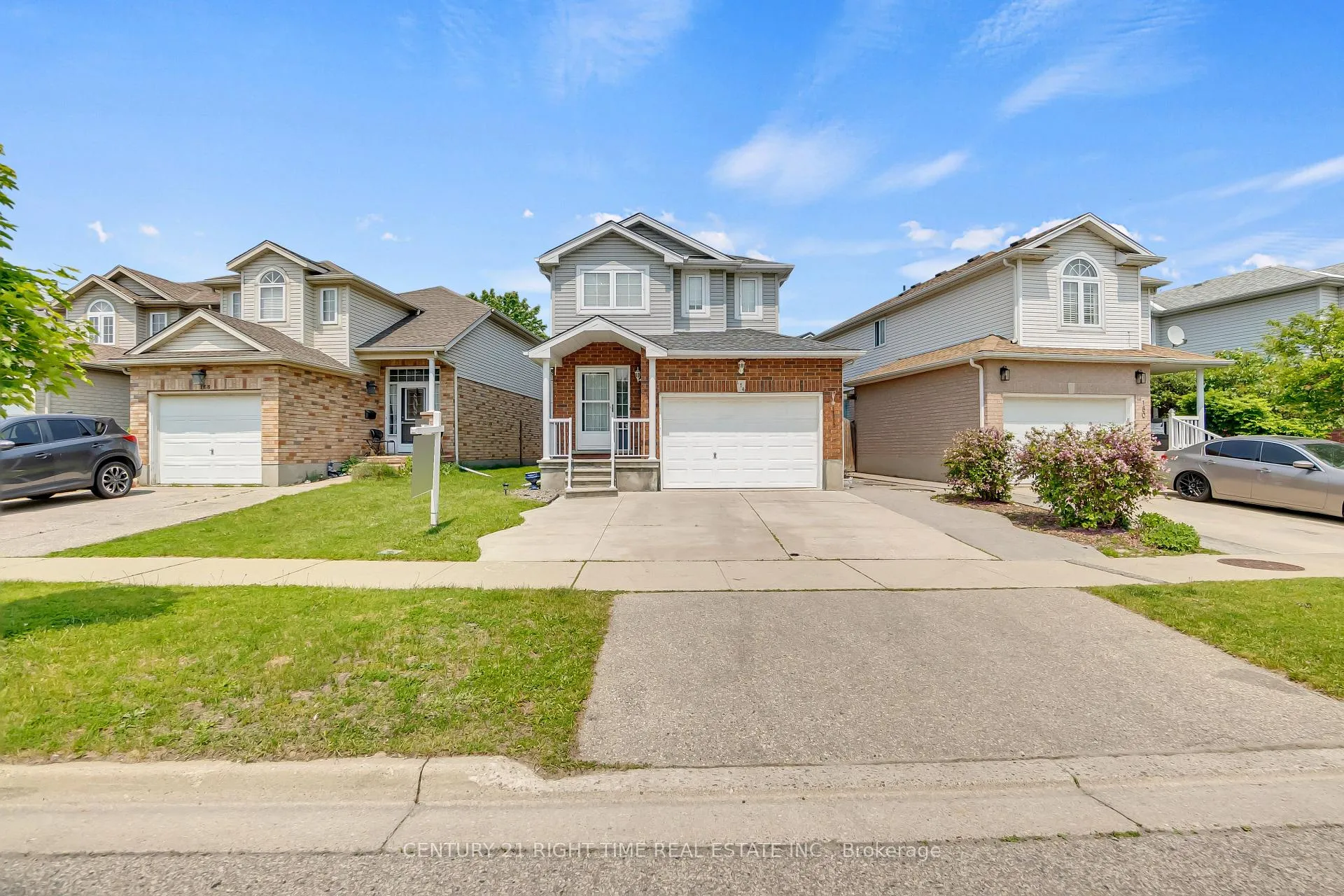 Photo 2 of 174 Wilderness Drive, Kitchener — HOMEH