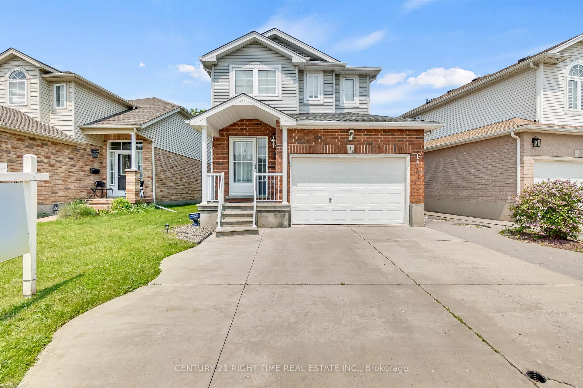 Photo 3 of 174 Wilderness Drive, Kitchener — HOMEH