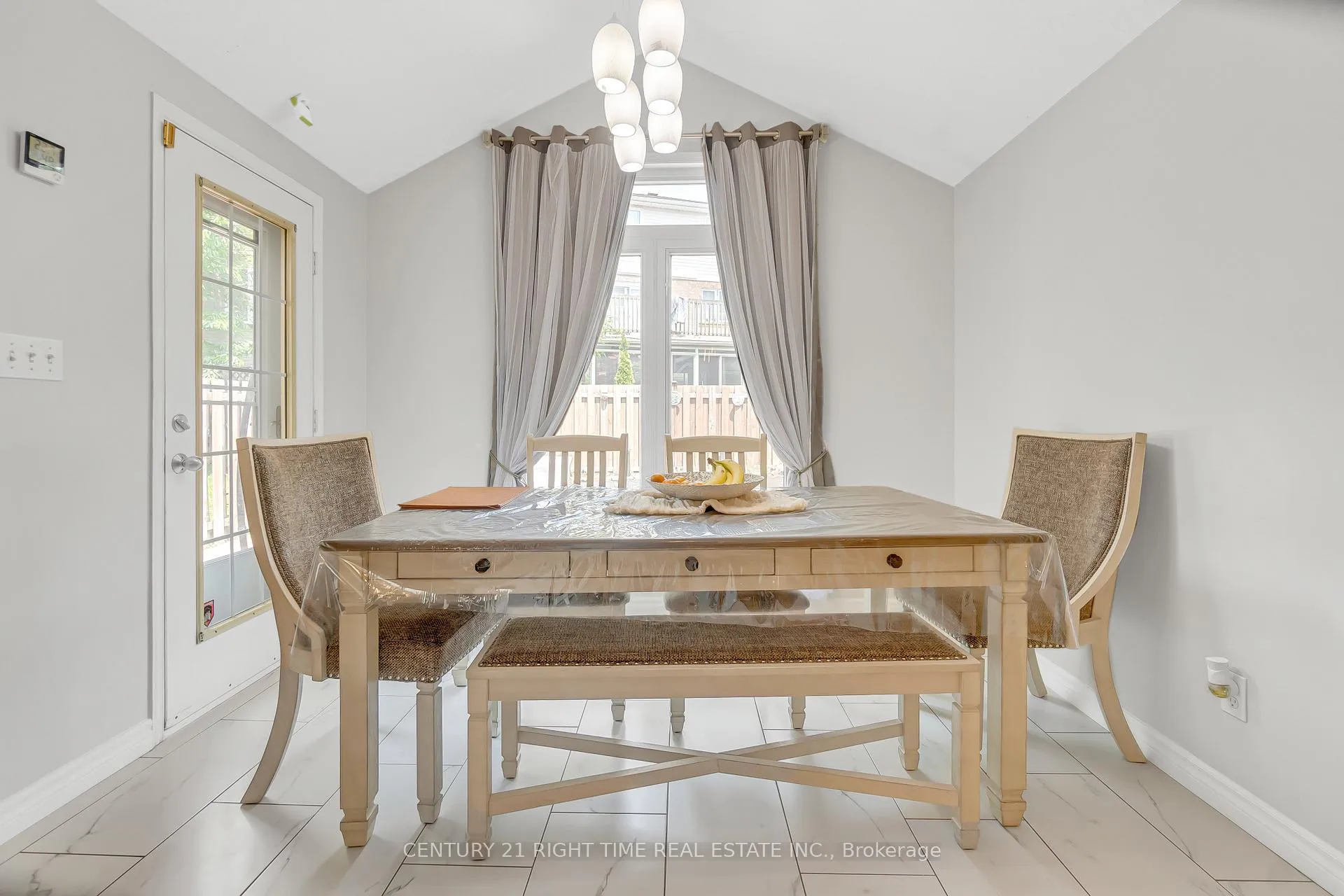 Photo 13 of 174 Wilderness Drive, Kitchener — HOMEH