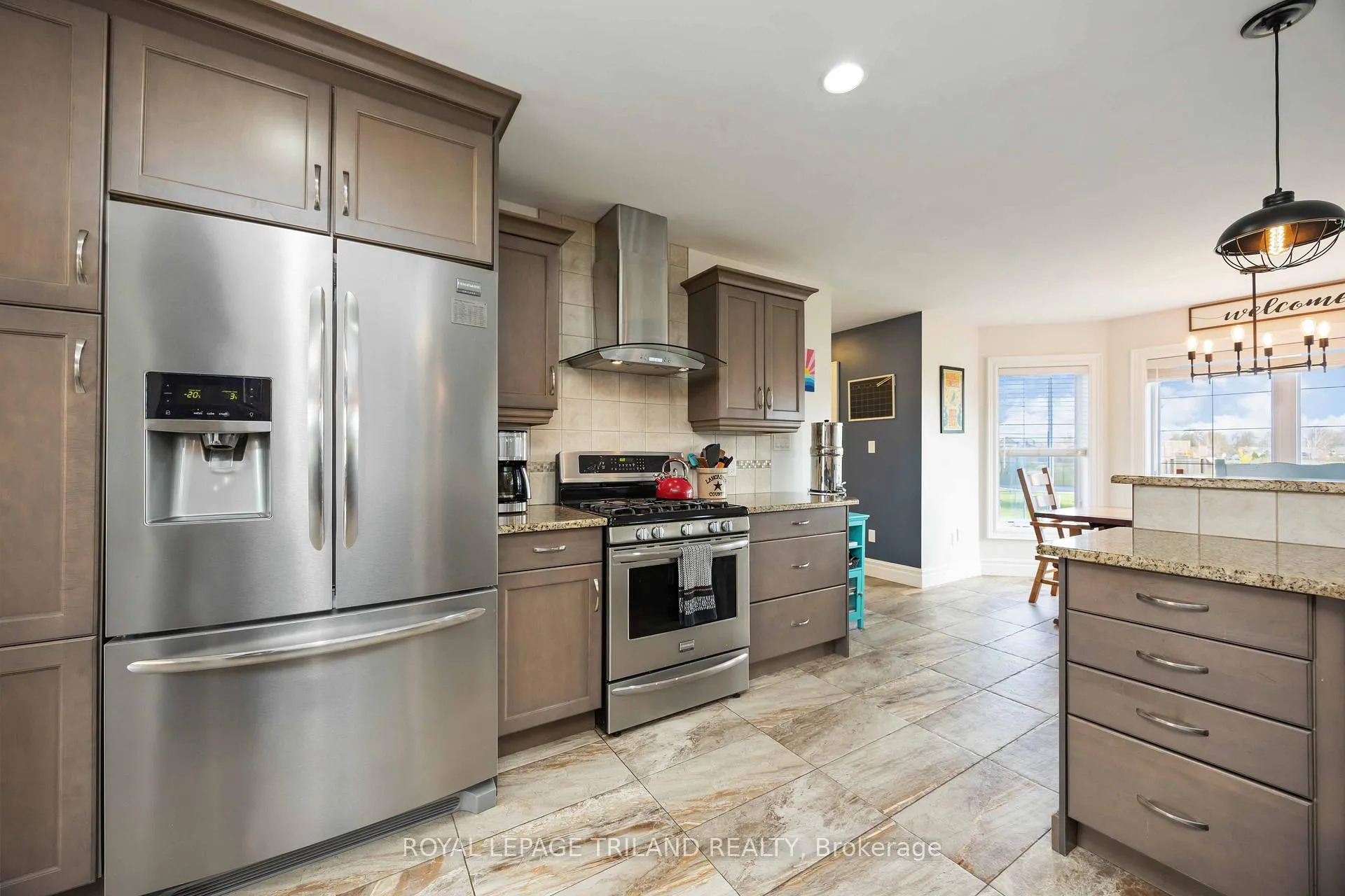 Photo 9 of 4102 Cullen Drive, Plympton-Wyoming, Plympton Wyoming — HOMEH