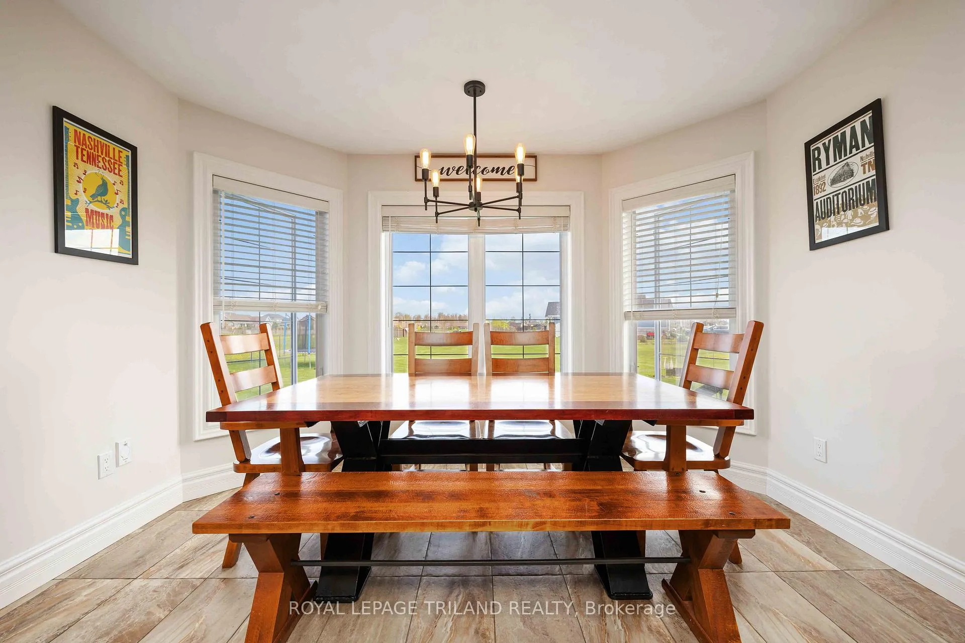 Photo 10 of 4102 Cullen Drive, Plympton-Wyoming, Plympton Wyoming — HOMEH