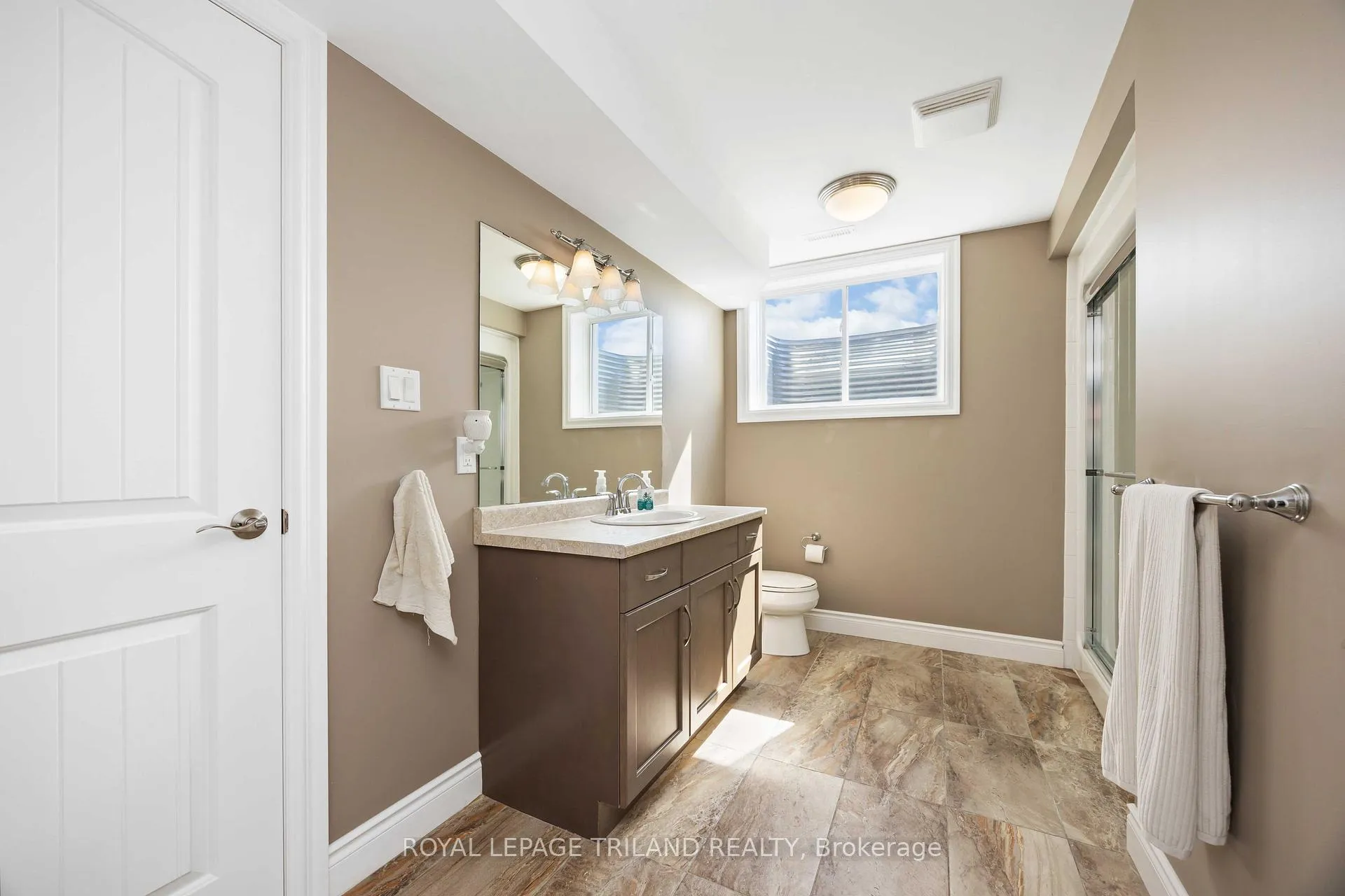 Photo 24 of 4102 Cullen Drive, Plympton-Wyoming, Plympton Wyoming — HOMEH