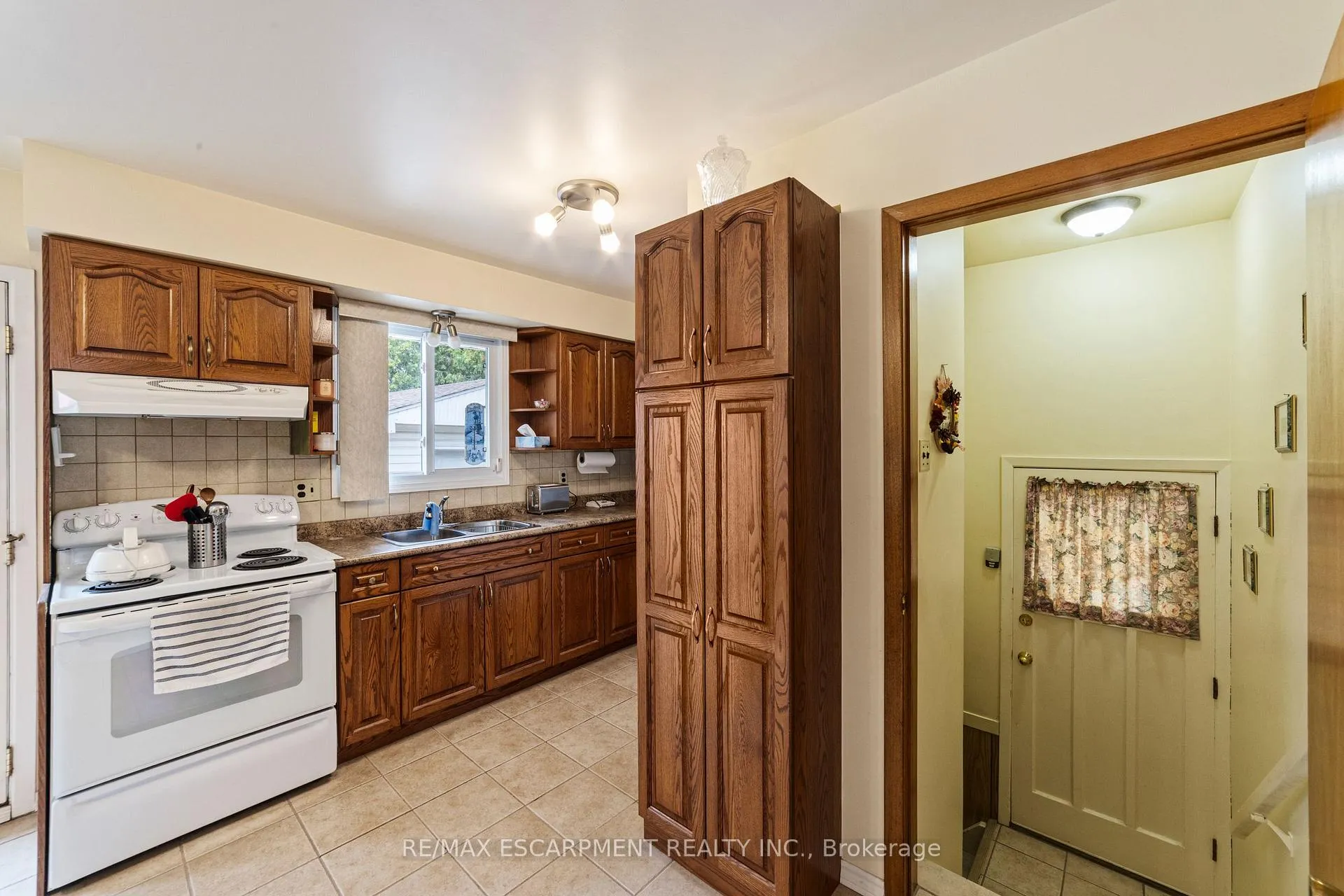 Photo 12 of 46 Bluebird Avenue, Hamilton, Bruleville — HOMEH