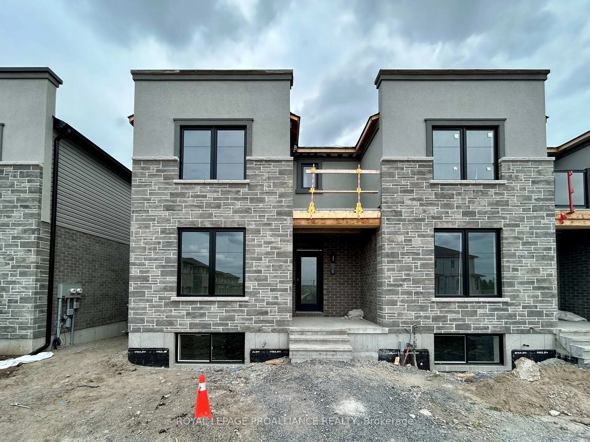 Photo 2 of 18 Riverstone Way, Belleville, Thurlow Ward — HOMEH