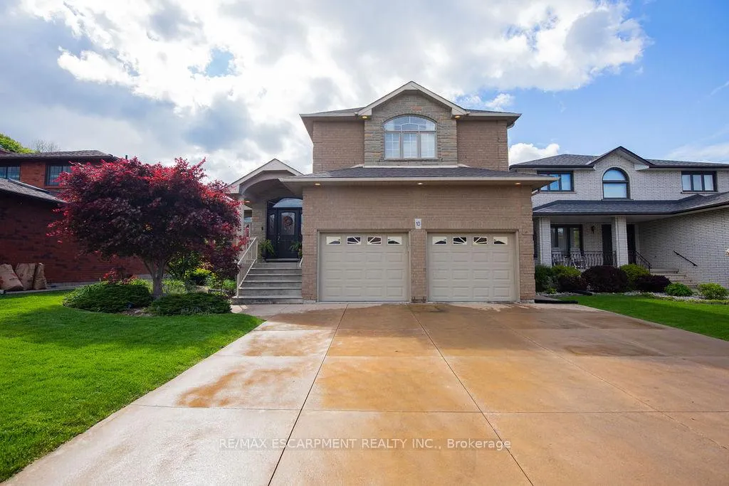 Photo 2 of 10 Shadeland Crescent, Hamilton, Stoney Creek — HOMEH