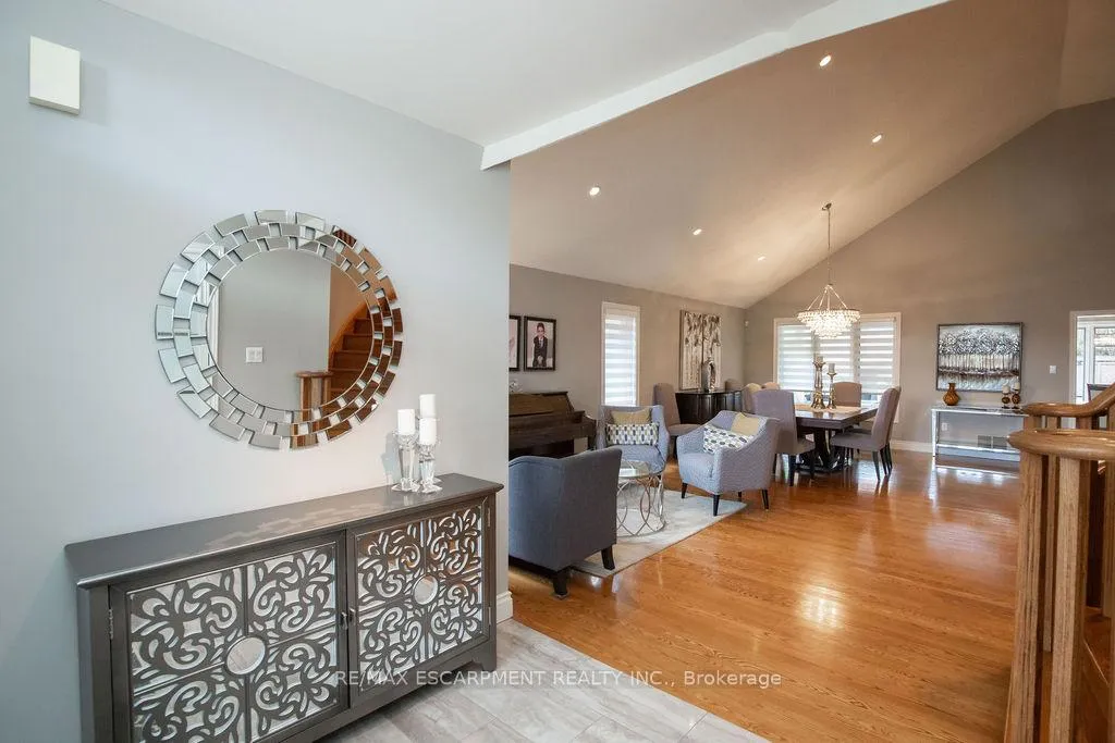 Photo 5 of 10 Shadeland Crescent, Hamilton, Stoney Creek — HOMEH