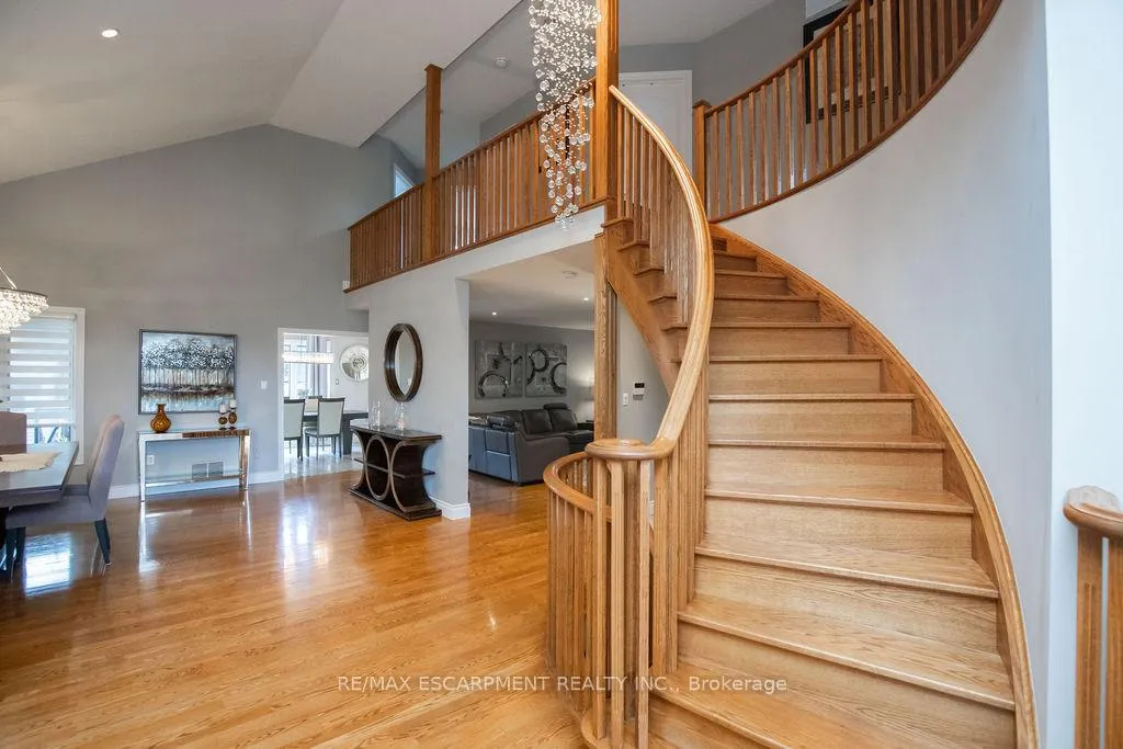 Photo 6 of 10 Shadeland Crescent, Hamilton, Stoney Creek — HOMEH