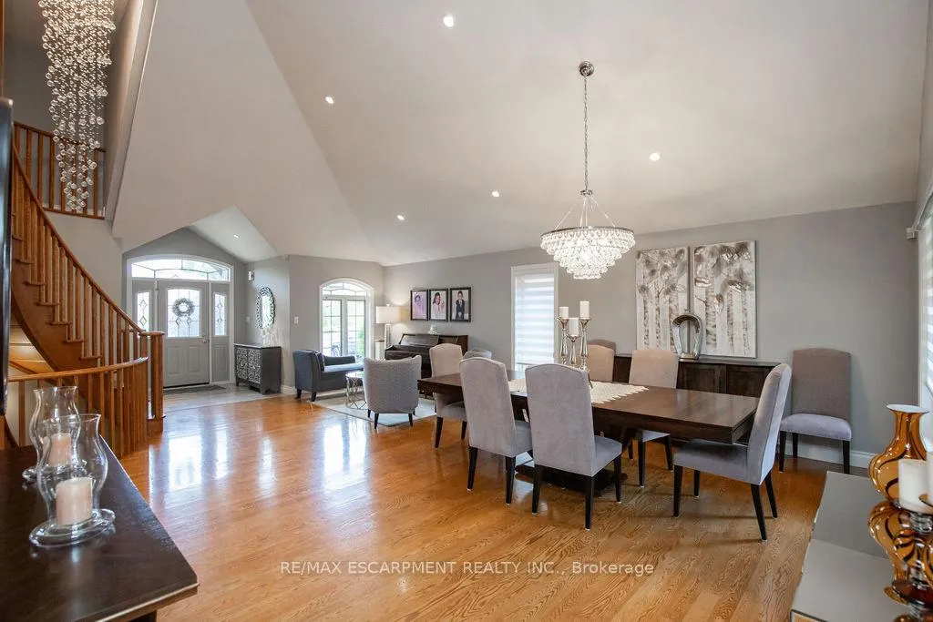 Photo 7 of 10 Shadeland Crescent, Hamilton, Stoney Creek — HOMEH