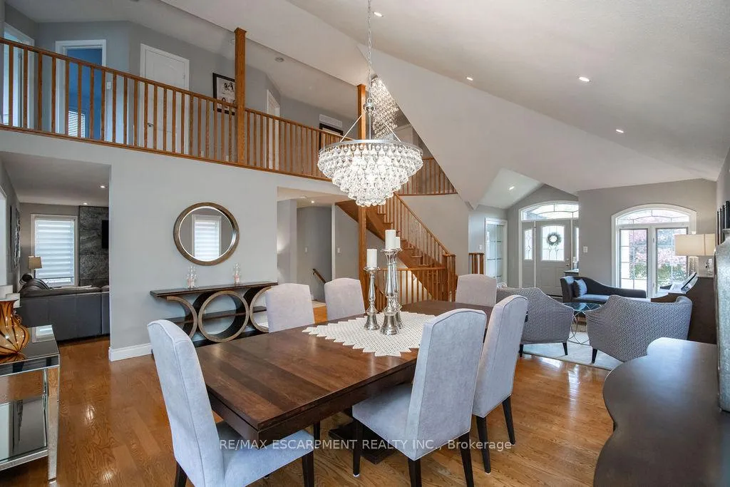 Photo 8 of 10 Shadeland Crescent, Hamilton, Stoney Creek — HOMEH