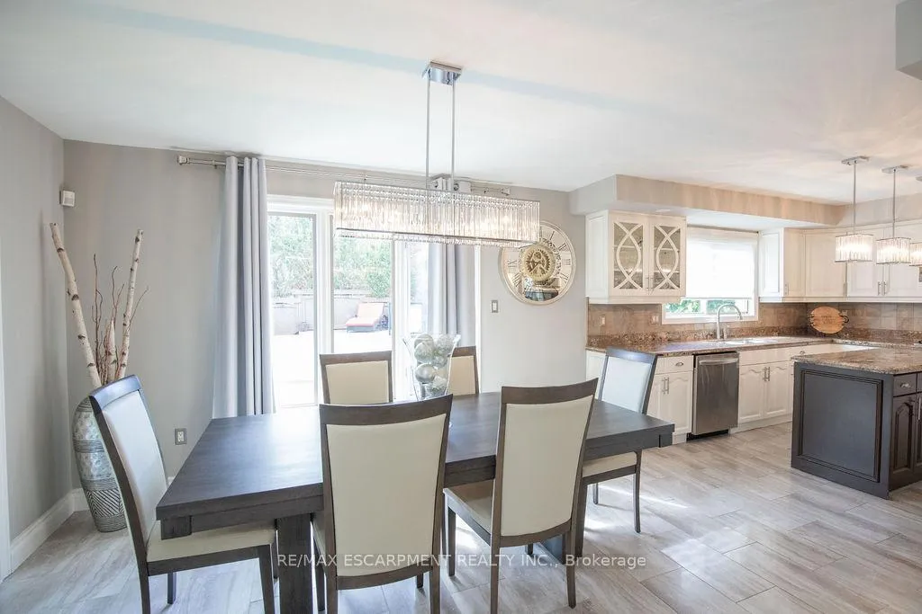 Photo 9 of 10 Shadeland Crescent, Hamilton, Stoney Creek — HOMEH