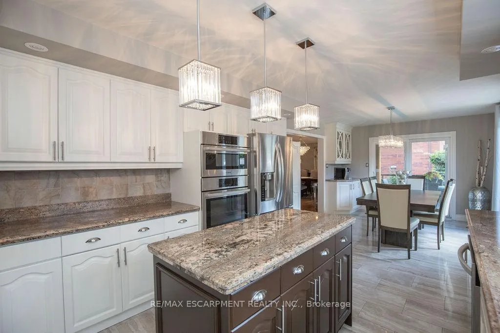 Photo 12 of 10 Shadeland Crescent, Hamilton, Stoney Creek — HOMEH
