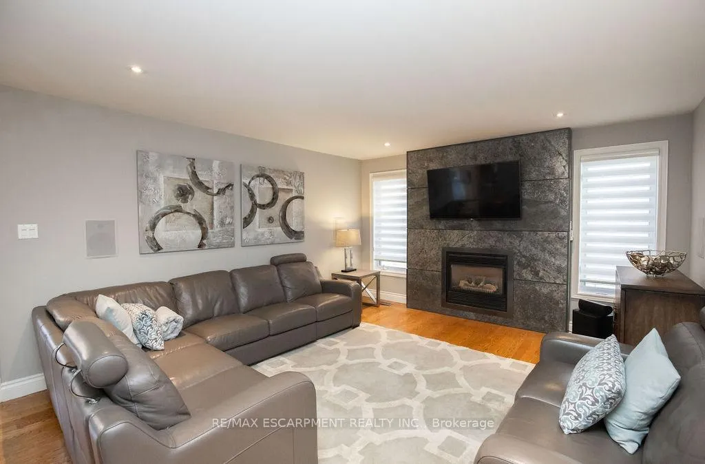 Photo 14 of 10 Shadeland Crescent, Hamilton, Stoney Creek — HOMEH