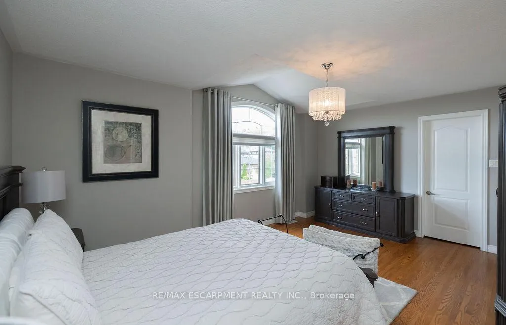 Photo 18 of 10 Shadeland Crescent, Hamilton, Stoney Creek — HOMEH