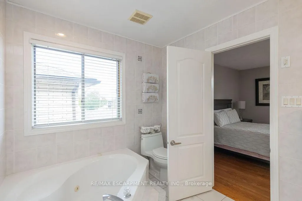 Photo 20 of 10 Shadeland Crescent, Hamilton, Stoney Creek — HOMEH