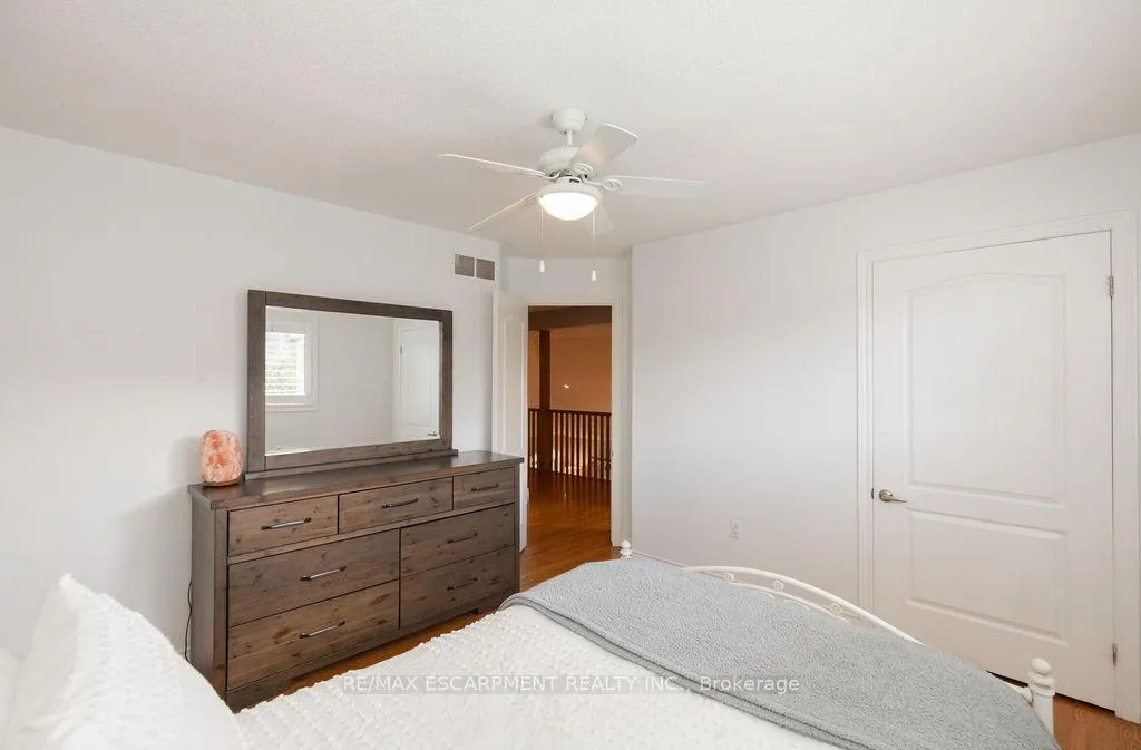 Photo 24 of 10 Shadeland Crescent, Hamilton, Stoney Creek — HOMEH