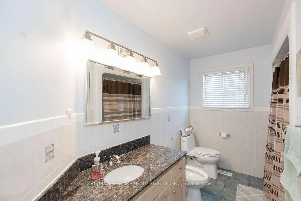 Photo 25 of 10 Shadeland Crescent, Hamilton, Stoney Creek — HOMEH