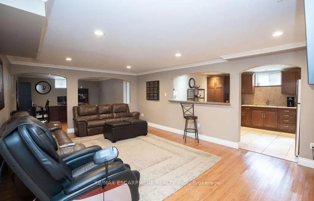 Photo 38 of 10 Shadeland Crescent, Hamilton, Stoney Creek — HOMEH