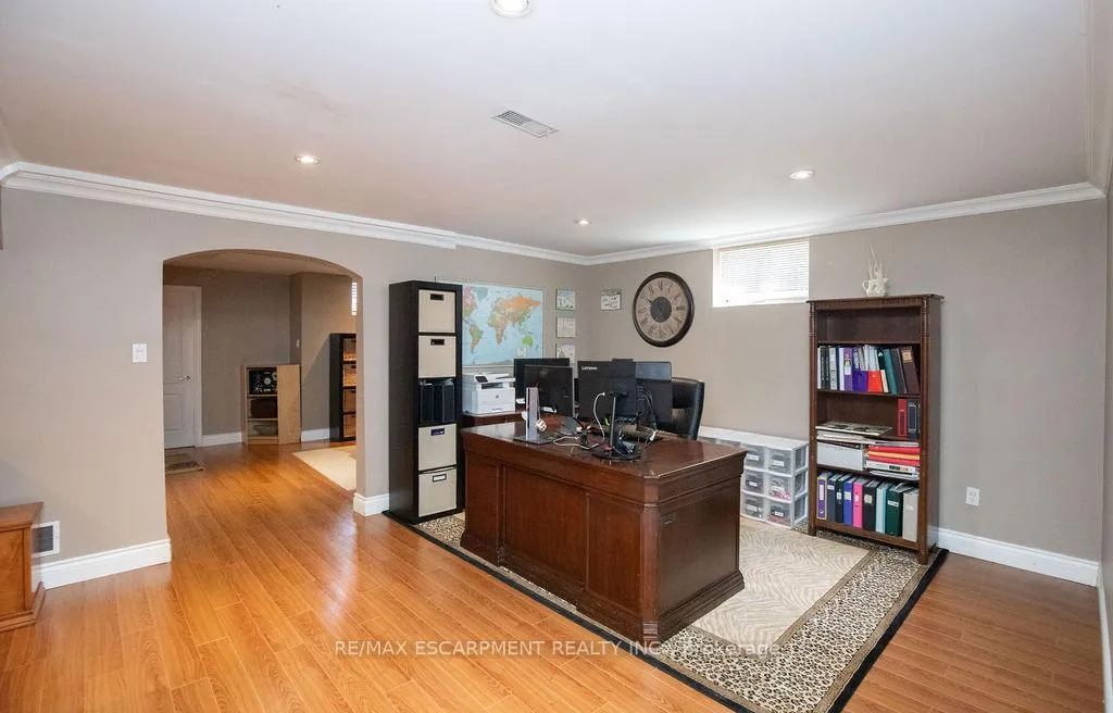 Photo 41 of 10 Shadeland Crescent, Hamilton, Stoney Creek — HOMEH