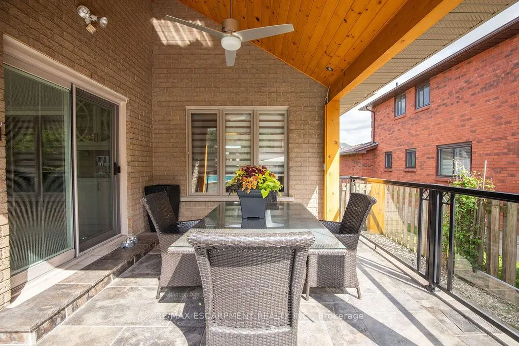 Photo 46 of 10 Shadeland Crescent, Hamilton, Stoney Creek — HOMEH