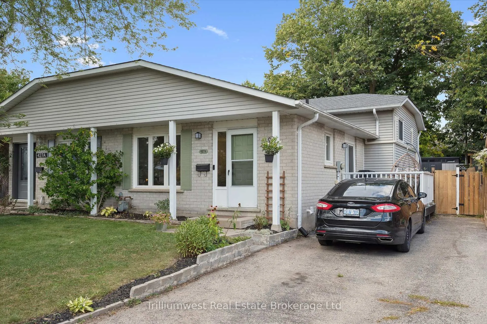 Photo 3 of 427B Dayna Crescent, Waterloo — HOMEH