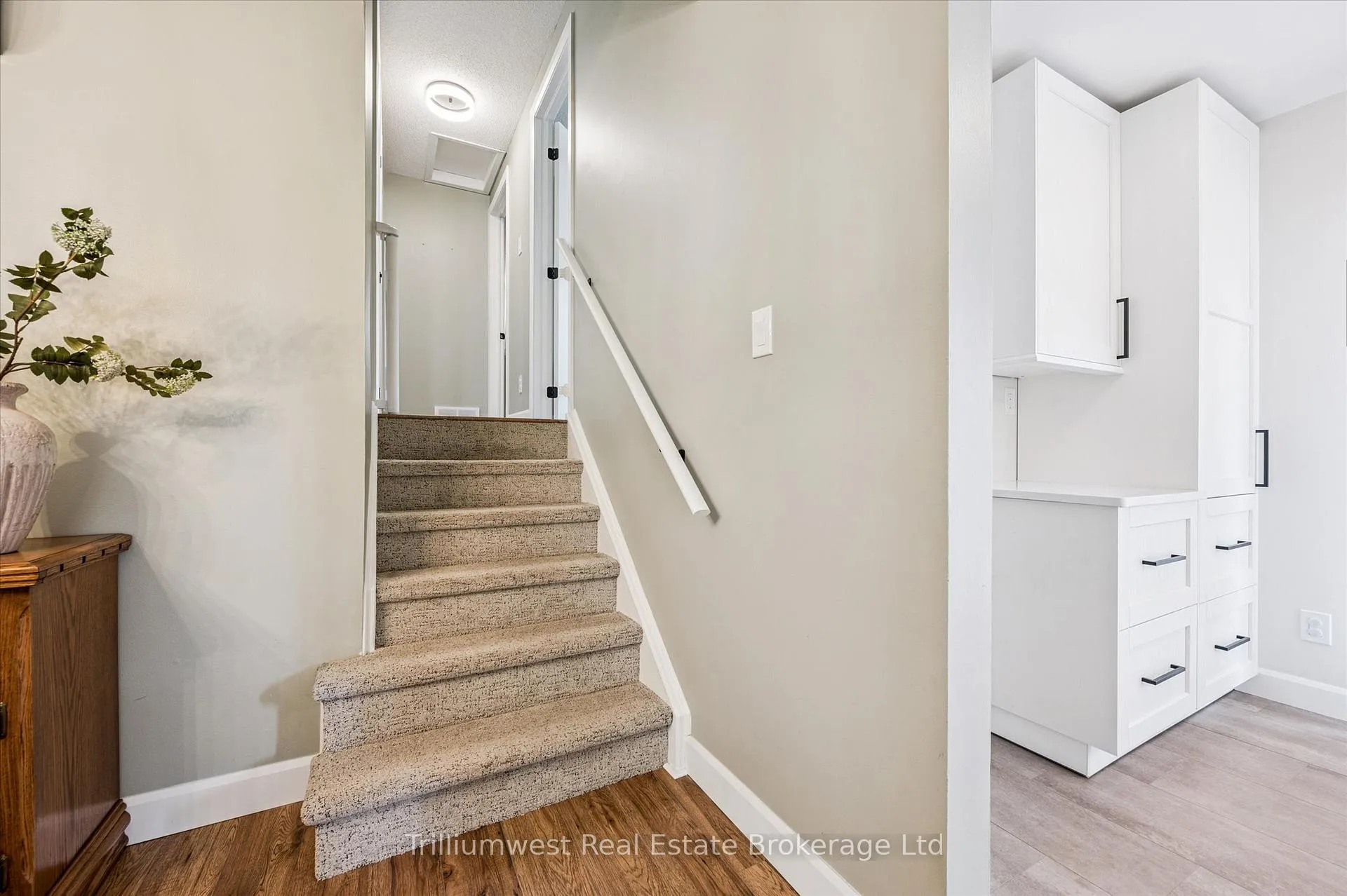 Photo 18 of 427B Dayna Crescent, Waterloo — HOMEH