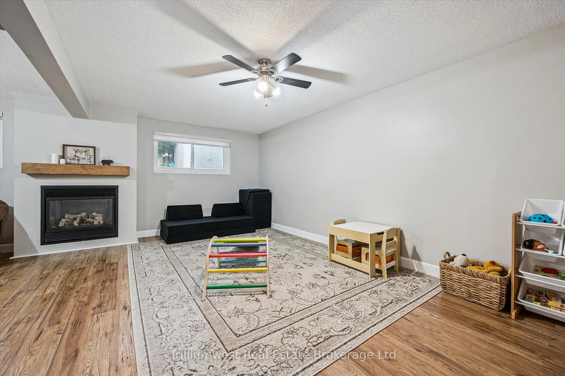 Photo 27 of 427B Dayna Crescent, Waterloo — HOMEH