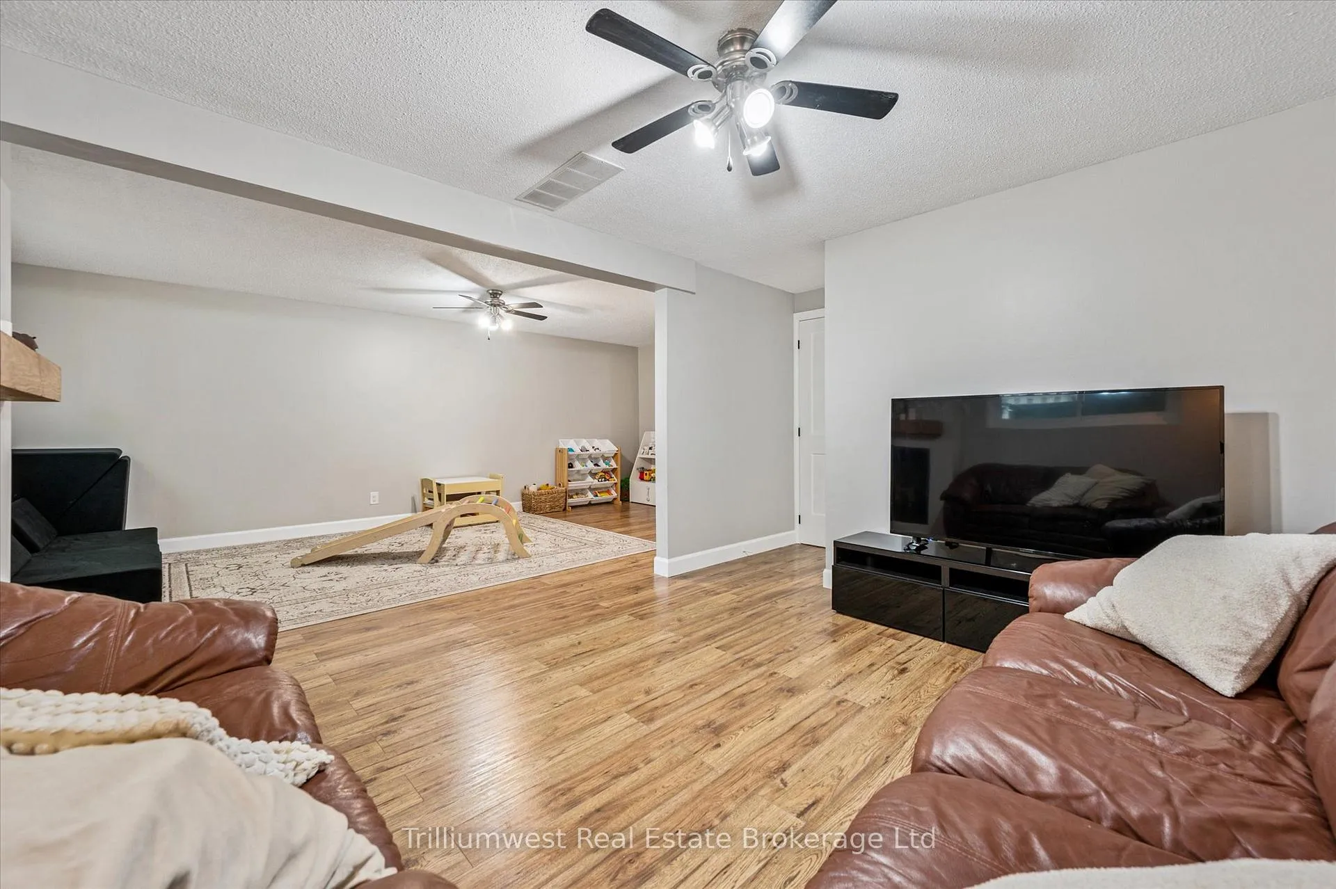 Photo 31 of 427B Dayna Crescent, Waterloo — HOMEH