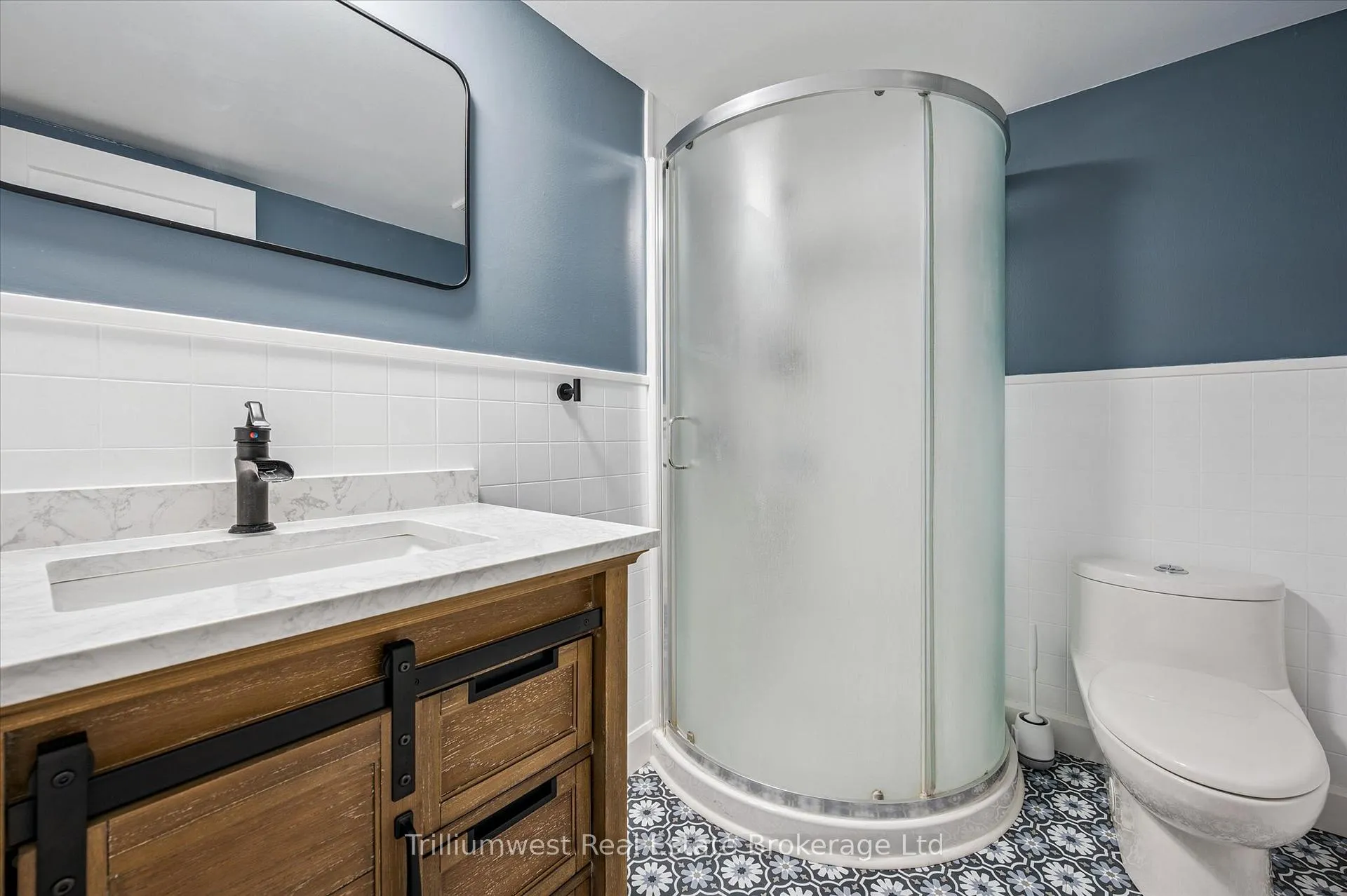 Photo 32 of 427B Dayna Crescent, Waterloo — HOMEH