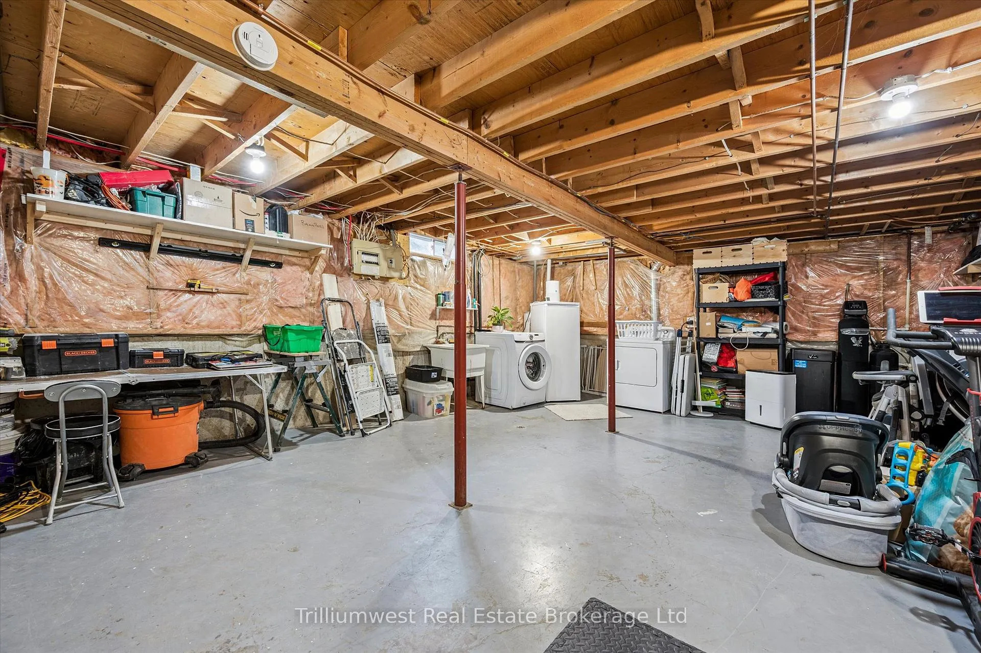 Photo 33 of 427B Dayna Crescent, Waterloo — HOMEH