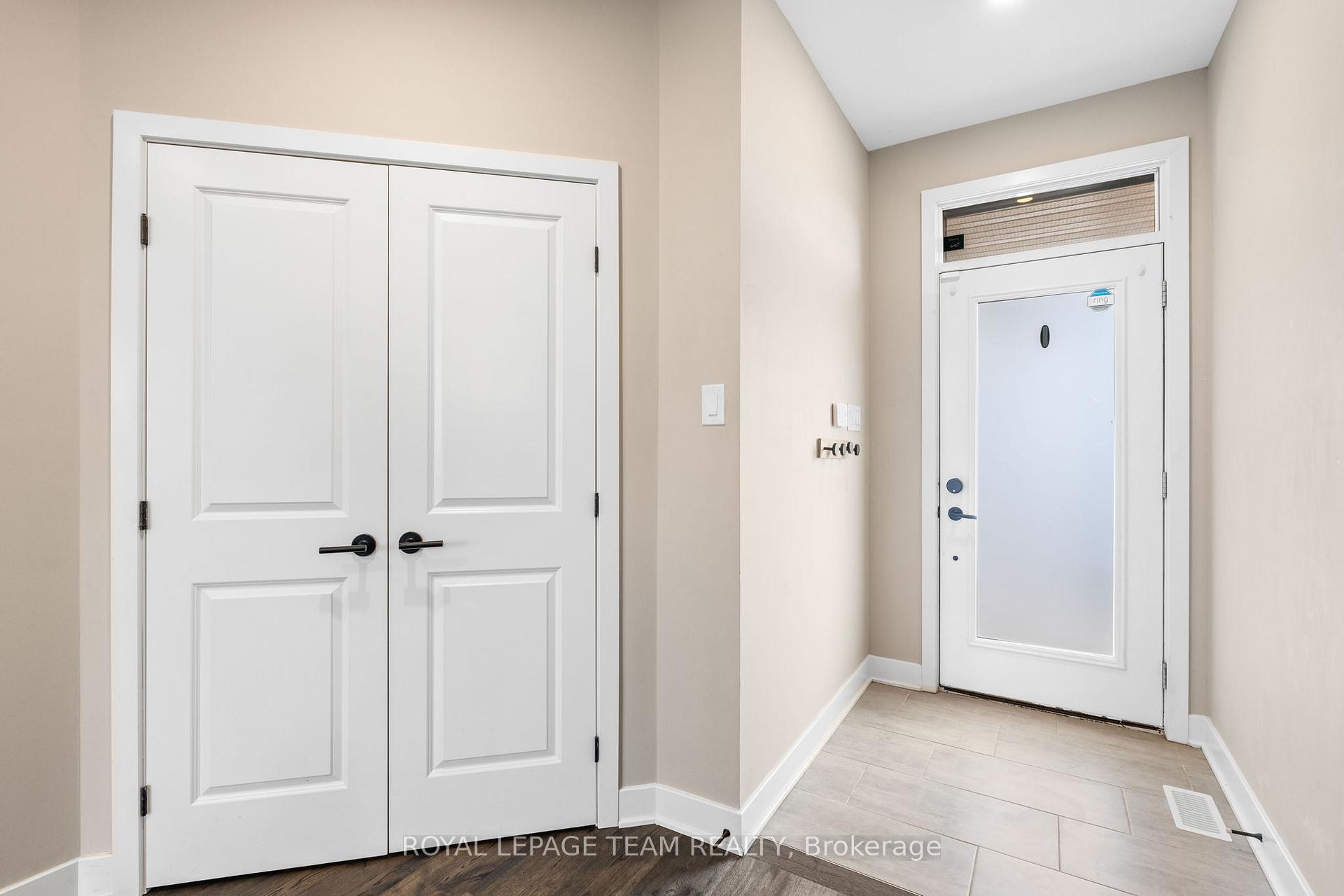 Photo 2 of 210 Taurus Place, Ottawa, Riverside South/Gloucester Glen — HOMEH