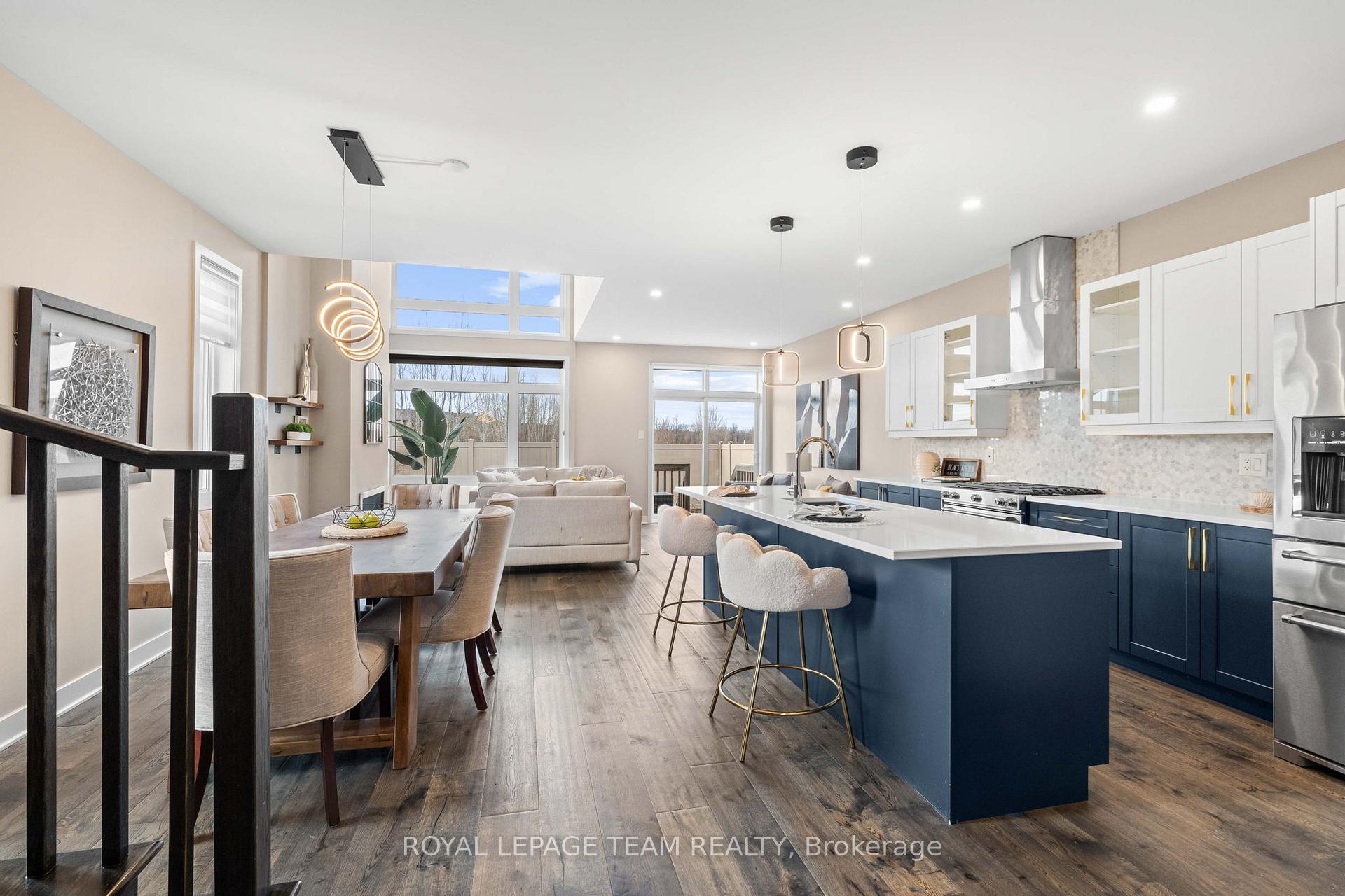 Photo 4 of 210 Taurus Place, Ottawa, Riverside South/Gloucester Glen — HOMEH