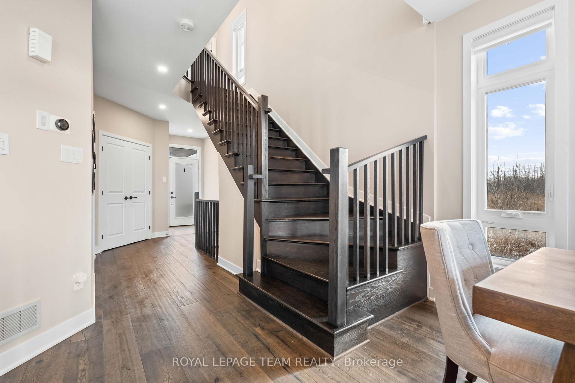 Photo 18 of 210 Taurus Place, Ottawa, Riverside South/Gloucester Glen — HOMEH