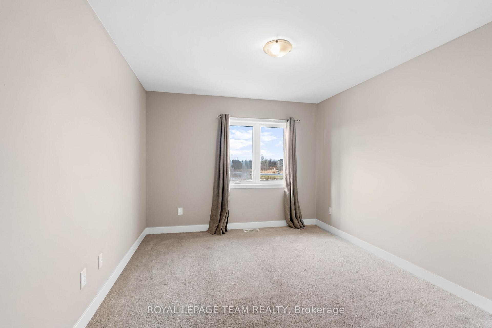 Photo 29 of 210 Taurus Place, Ottawa, Riverside South/Gloucester Glen — HOMEH
