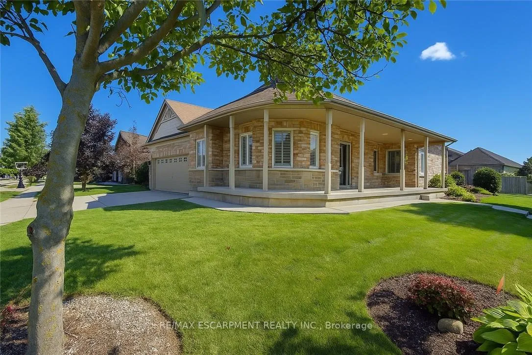 Photo 2 of 44 Irongate Drive, Brant, Paris — HOMEH