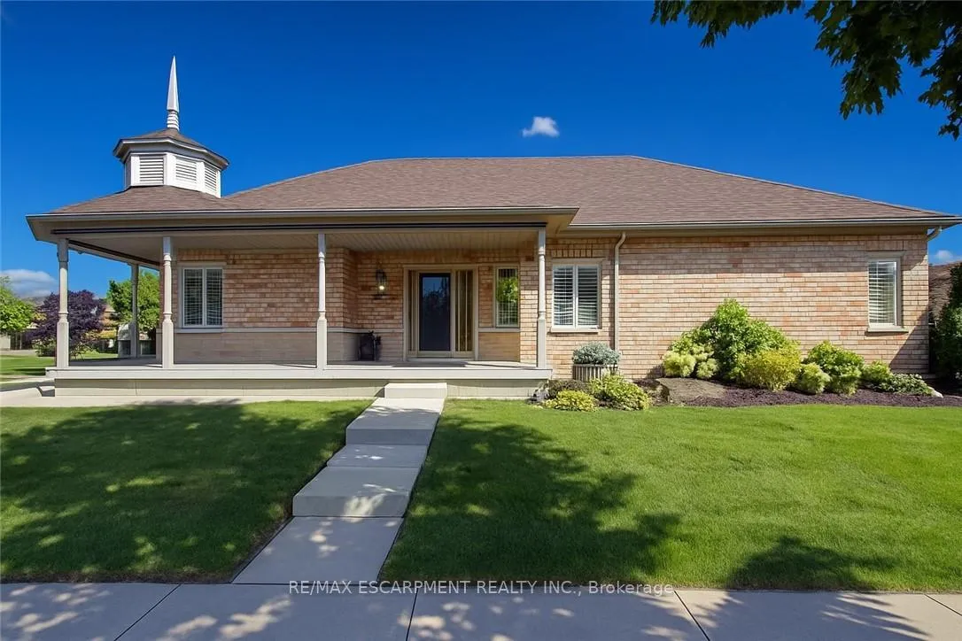 Photo 3 of 44 Irongate Drive, Brant, Paris — HOMEH