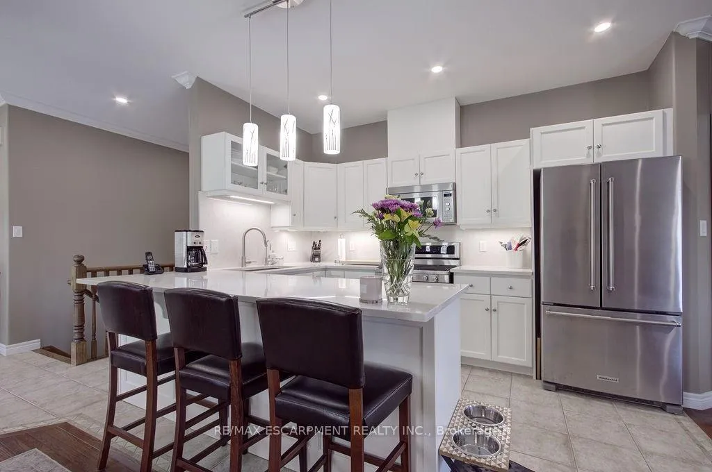 Photo 15 of 44 Irongate Drive, Brant, Paris — HOMEH