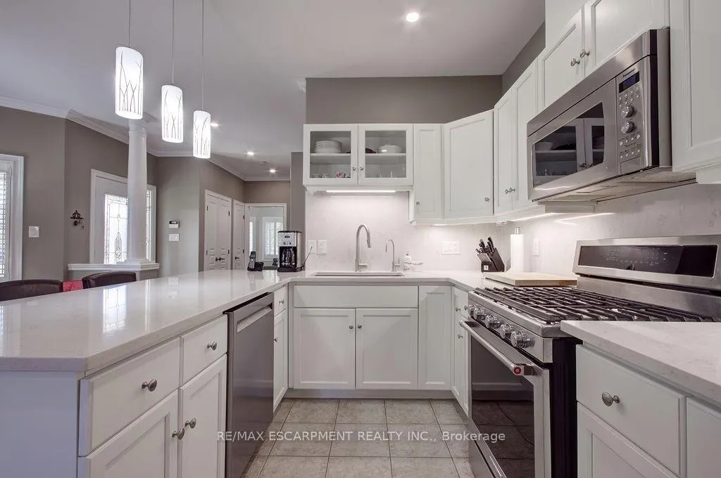 Photo 17 of 44 Irongate Drive, Brant, Paris — HOMEH
