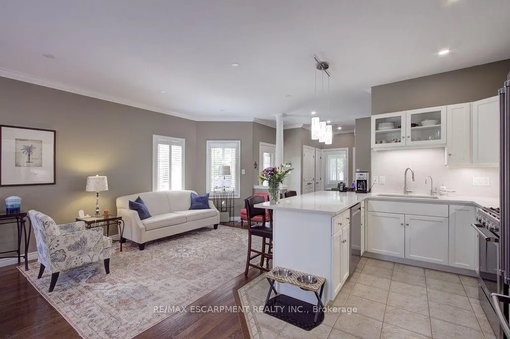 Photo 18 of 44 Irongate Drive, Brant, Paris — HOMEH